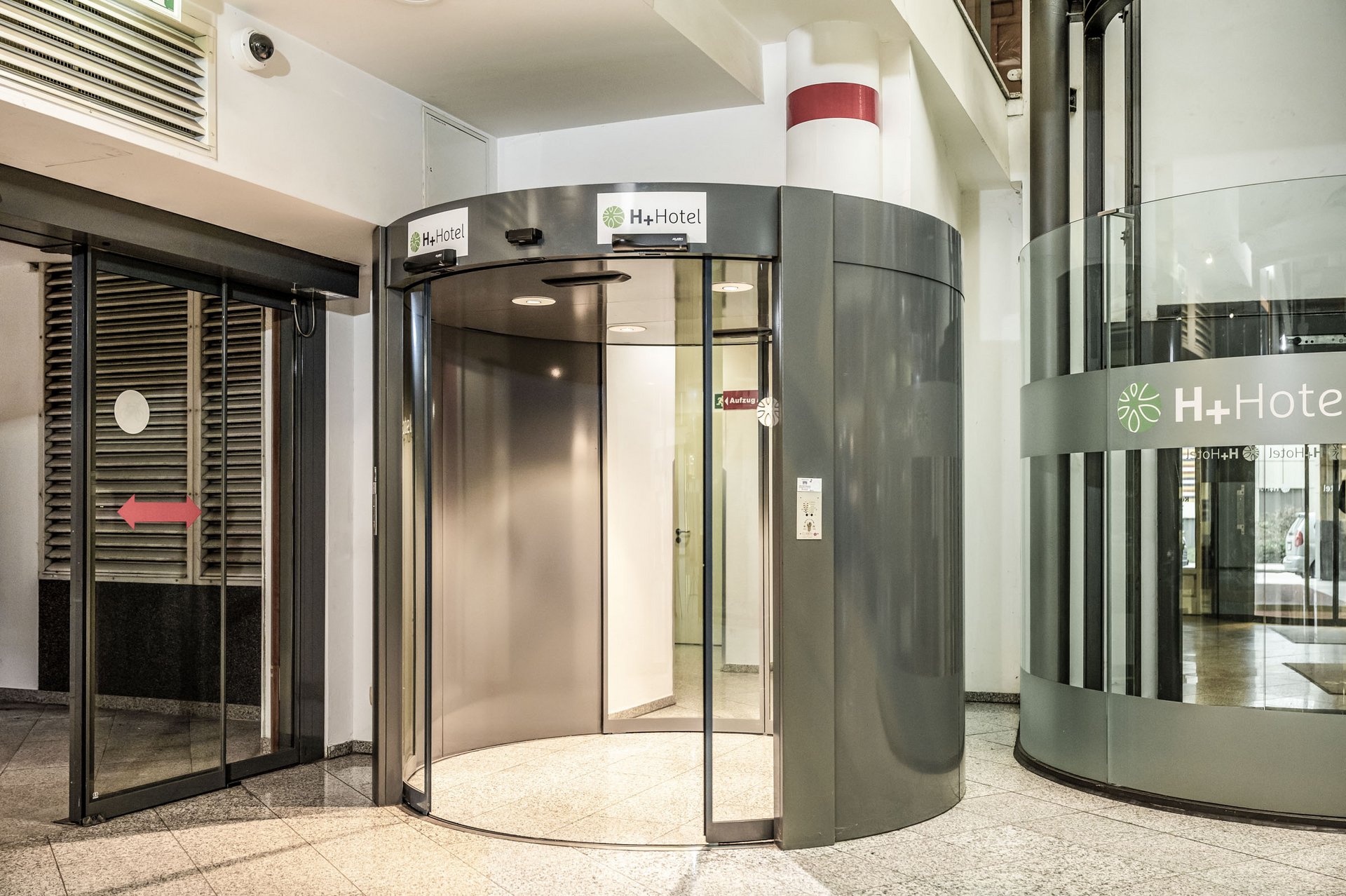Automatische Rundschiebetür im HHotel in Leipzig