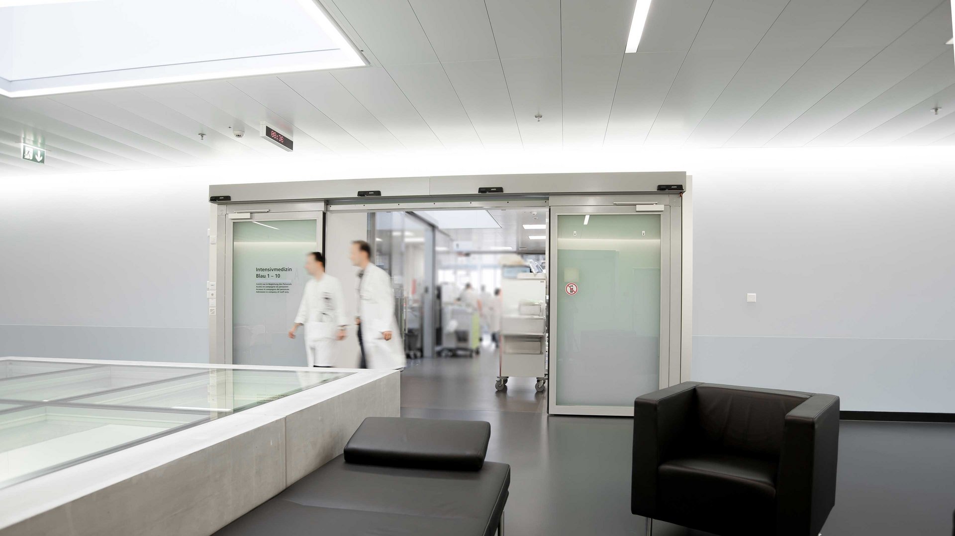 Intensivmedizin Insel Spital mit einer automatischen brandschutz Schiebetür