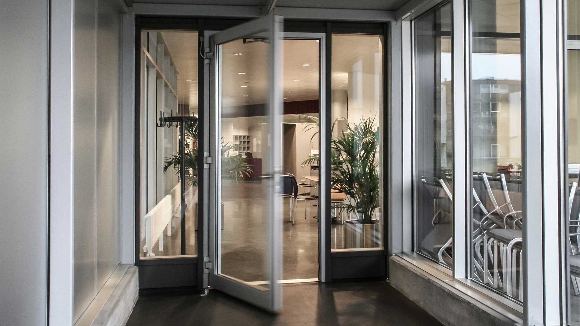 Hotel mit einer automatischen FD20 Drehflügeltür