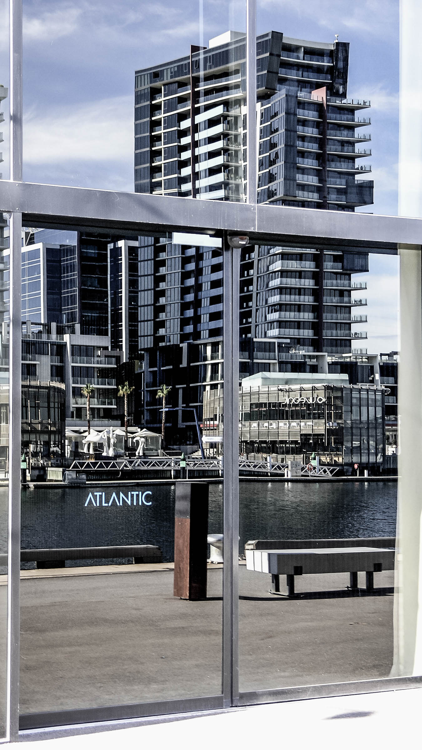Sketch Eingang in Melbourne mit einer automatischen Schiebetür