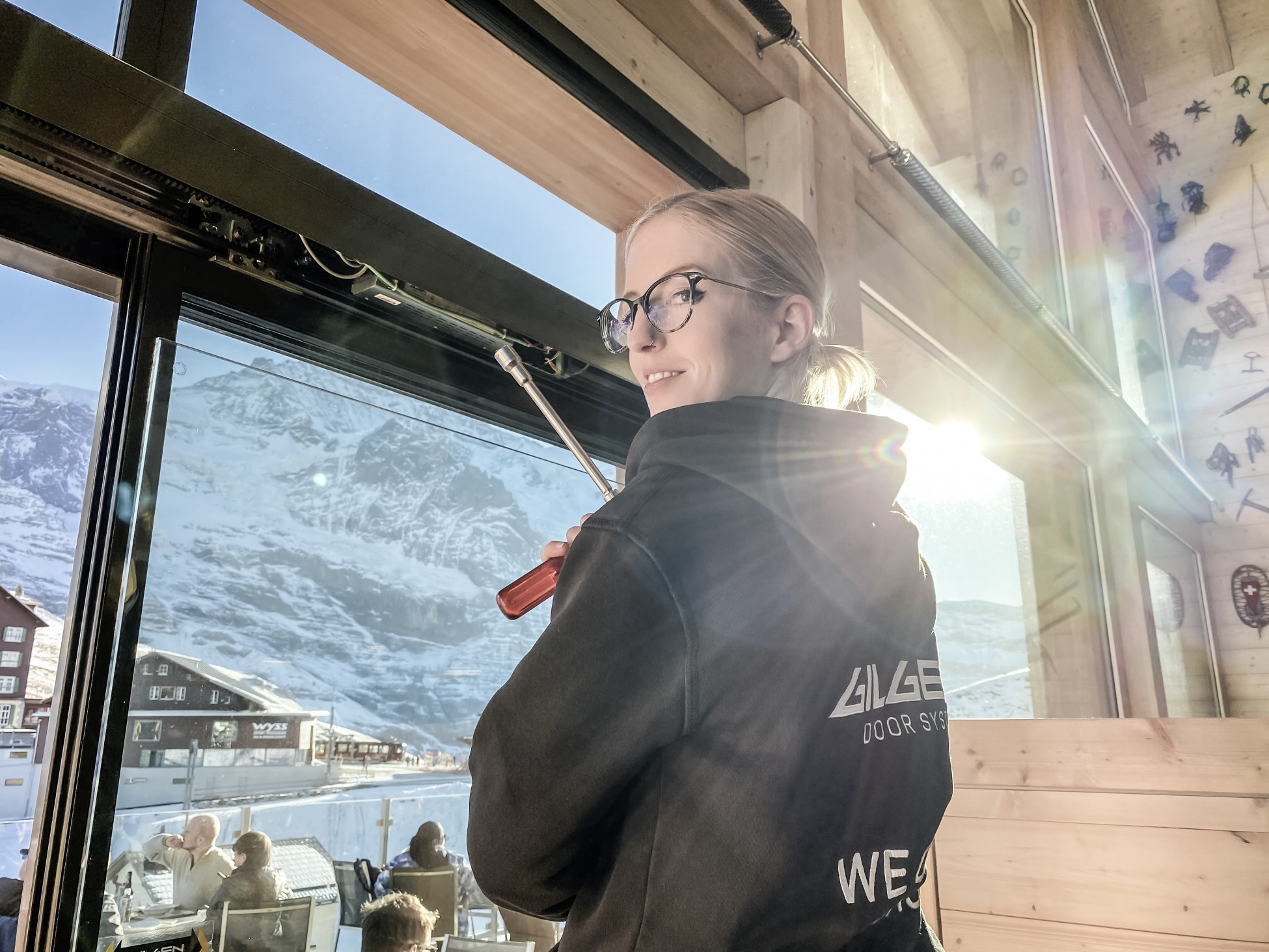 Schiebetüren in Holzfassade Restuarant Eigernordwand